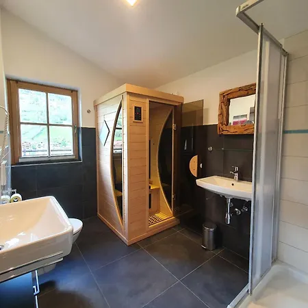 Alpen Zell Am نيدرمسيل