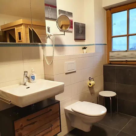 Alpen Zell Am نيدرمسيل