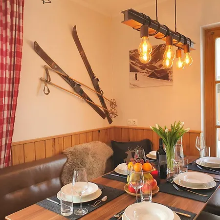 Alpen Zell Am نيدرمسيل